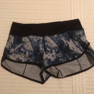 Lululemon run tracker short